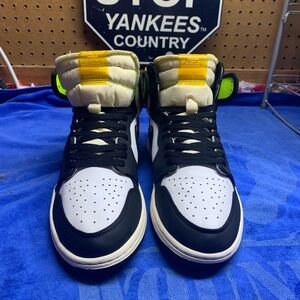 Air Jordan 1 Volt Retro High, Size 11.5